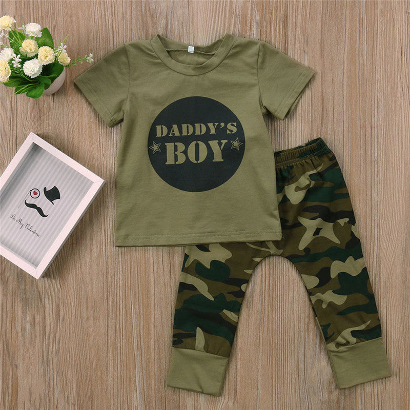 Chándal de manga corta con estampado de camuflaje para niños y niñas