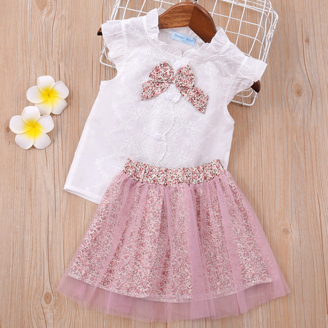 Conjunto de ropa infantil, para niña, compuesto por dos prendas para el verano, tejido suave.