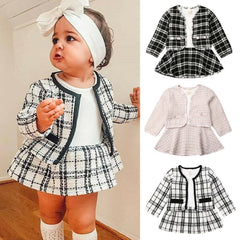 Vestidos con mangas largas. Conjunto infantil de dos piezas. Traje cortavientos para niña.