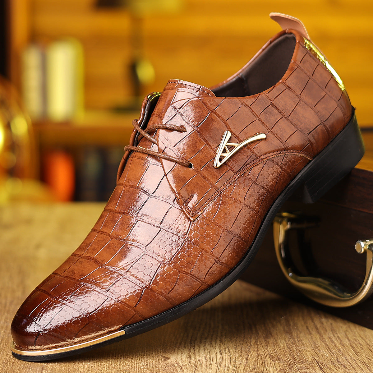 Zapatos de cuero de talla grande para hombre, zapatos formales de negocios a la moda con punta puntiaguda